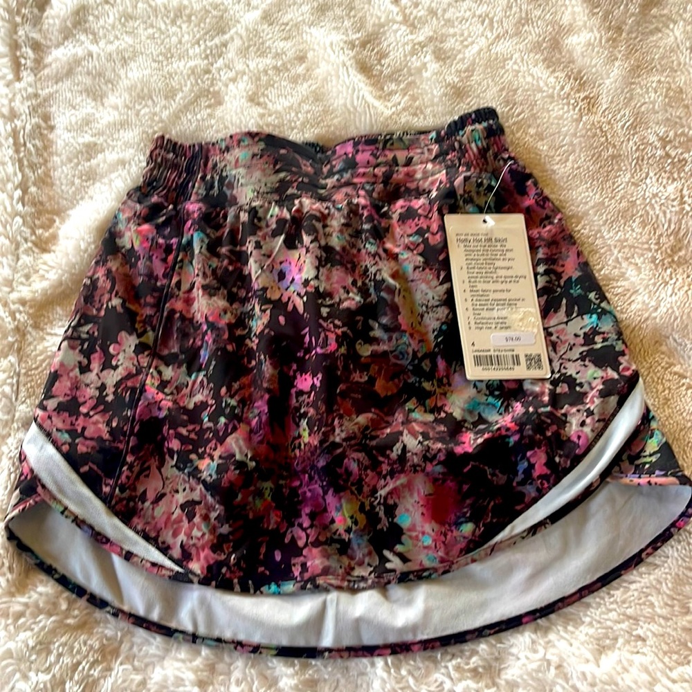 LuluLemon brand new never worn tennis skirt!